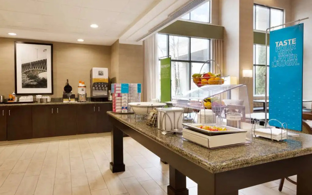 Hampton Inn & Suites Birmingham-East I-20