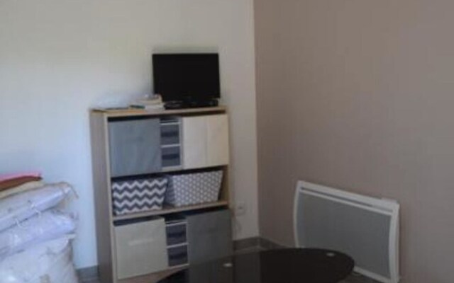 Studio in Blauzac, With Enclosed Garden and Wifi - 35 km From the Beac