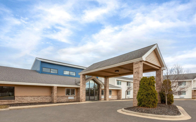 AmericInn by Wyndham Oscoda Near AuSable River