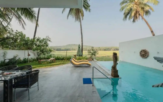 Legacy by Hireavilla -5br w Private Pool in Siolim
