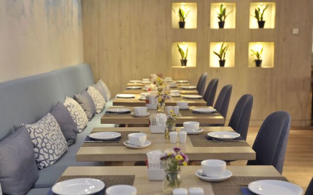 Melia Athens Hotel