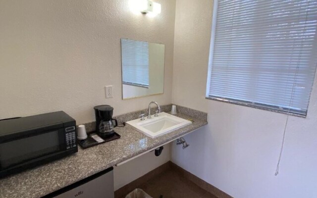 Economy Inn