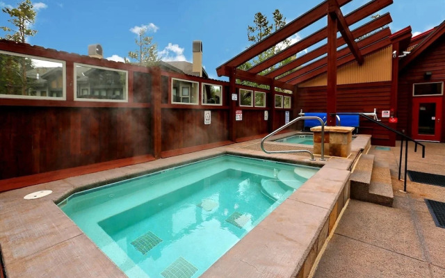 Pine Ridge 11e 2 Bedroom Condo