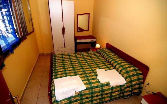 Cirucco Bay Hotel & Camping