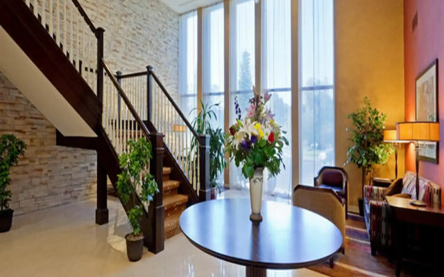 Armoni Inn & Suites