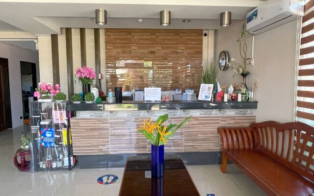 Argao Seabreeze Hotel powered by Cocotel