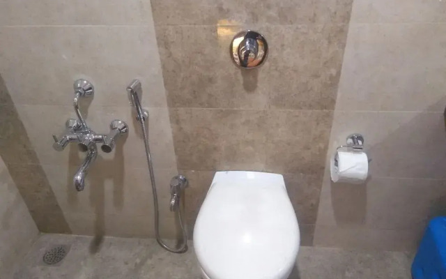 Hotel V Star by OYO Rooms