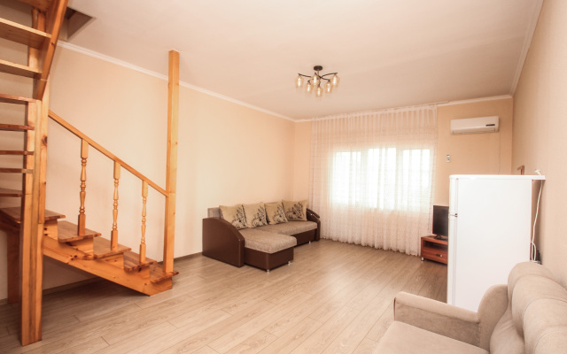 Abhaz-Leo, byvsh. Loza (Gagra)