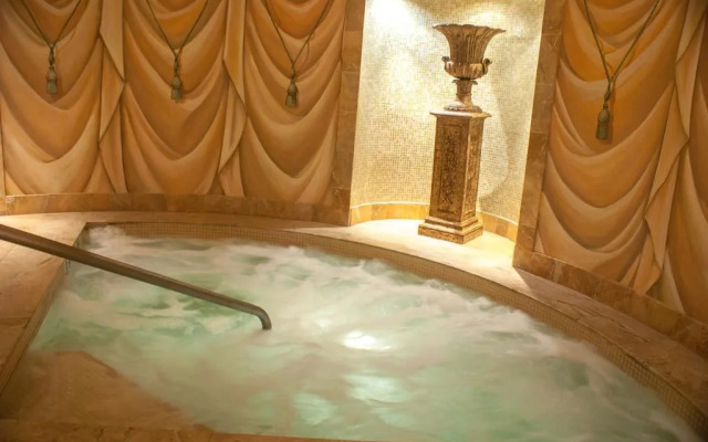 Golden Nugget Las Vegas Hotel & Casino