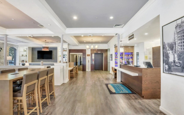 Staybridge Suites Savannah Historic District by IHG