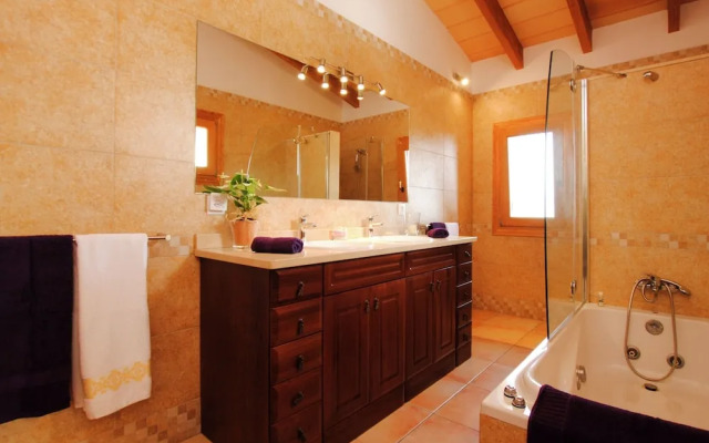 Villa in Mallorca With Private Pool