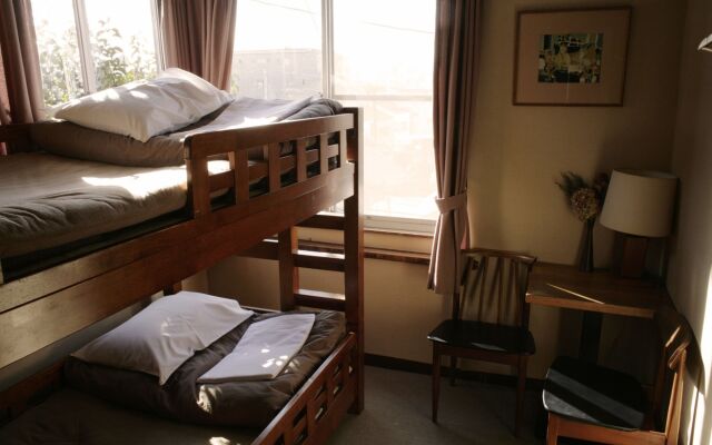 Gojo Guest House Annex - Hostel