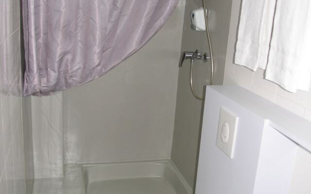 Hôtel et Studios Les Amandiers