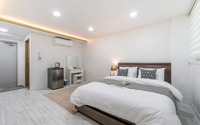 Yeosu Badaya Guest House and Hostel