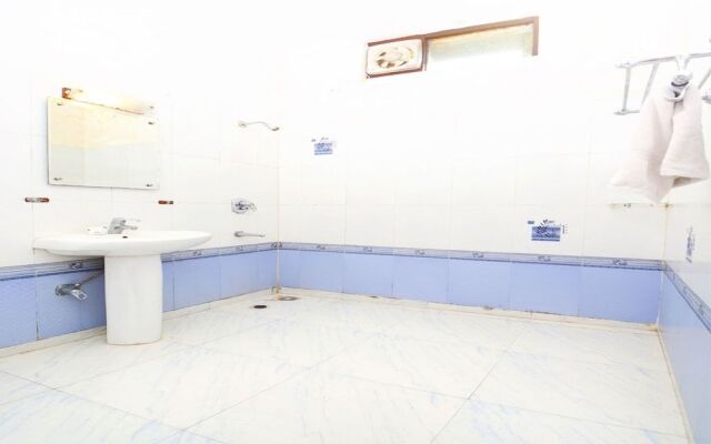 Oyo 37208 Dlm Valley Resorts