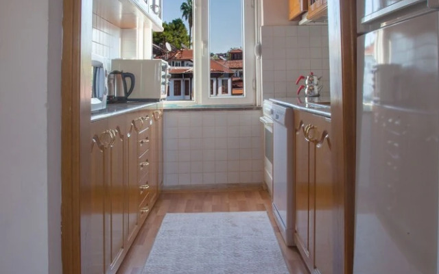 Aheste_simple Sea View Flat in Lovely Old Town