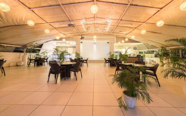 Treebo South Avenue, 700 Mts From Promenade Beach