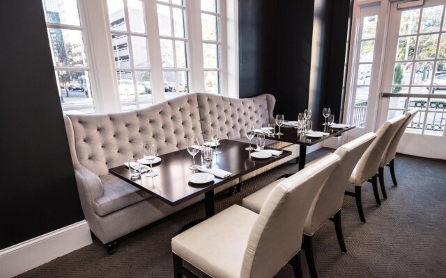Redmont Hotel Birmingham, Curio Collection by Hilton