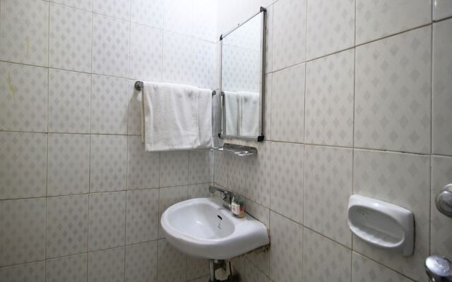 OYO 10400 Hotel The Ambassador