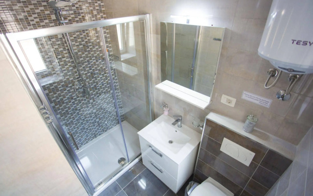 Nirvana Rooms & Apartments