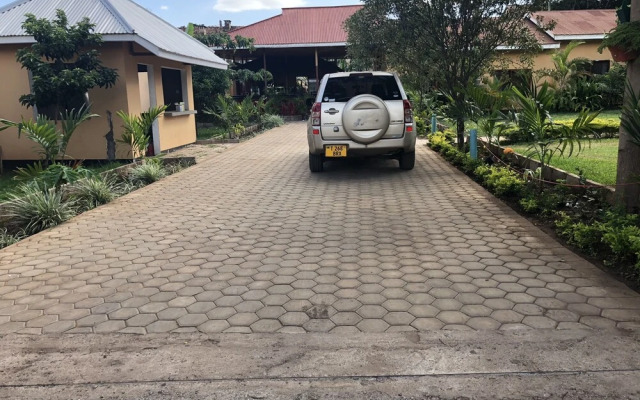 Basecha Garden Lodge