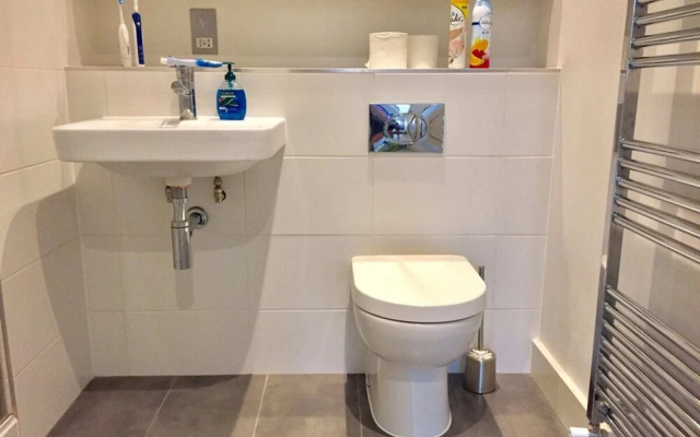Modern 1 Bedroom Apartment in the City Centre