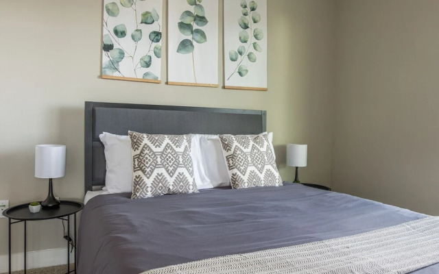 FRONTDESK Old Town Apts Scottsdale