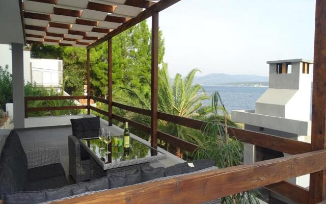 Seaside Villa mit Pool für 12 Personen