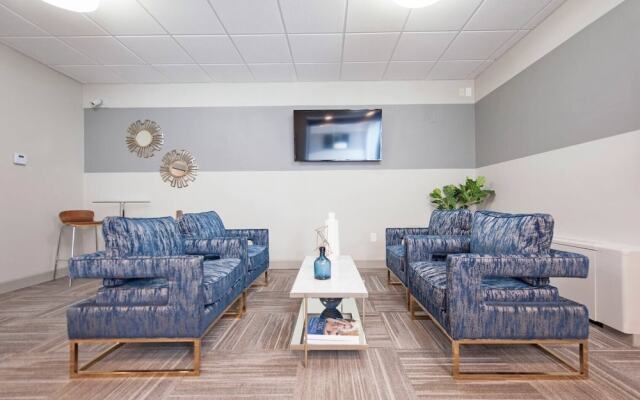 Bold Luxurious 1 bedroom Louisville getaway