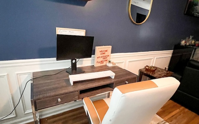 4 - Bed home, w/ Cali King Bed - 12 mins. to DTWN