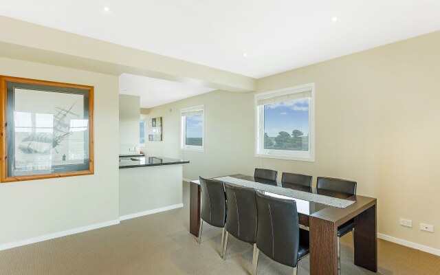 Deep Blue Hotel & Hot Springs