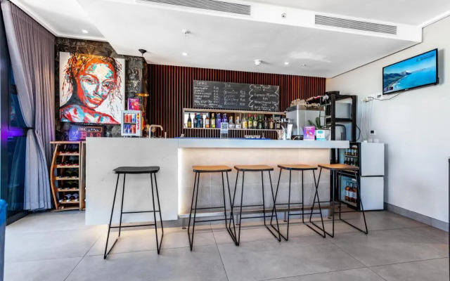 Luxuriuous 1 Bedroom in 16 on Bree