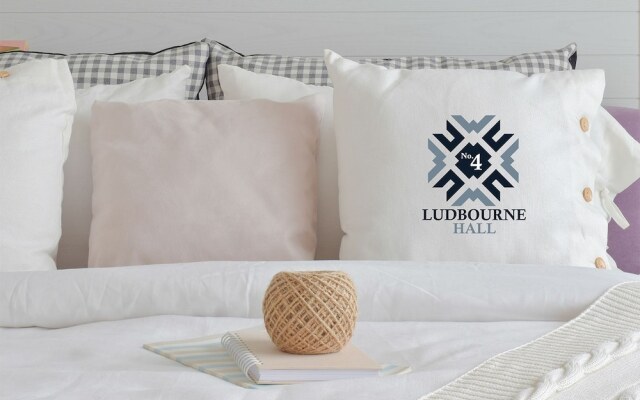 No.4 Ludbourne Hall