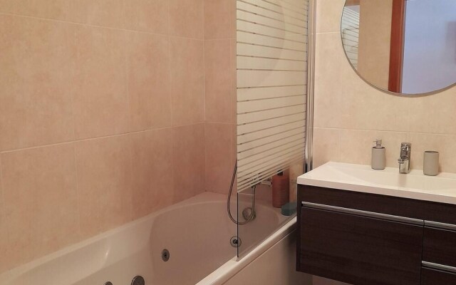 Stunning Apartment With 3 Mins Santa Cruz Beach