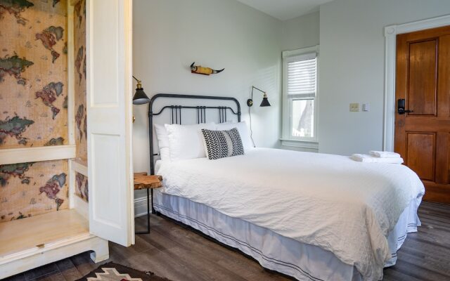 The Curtis Park Club