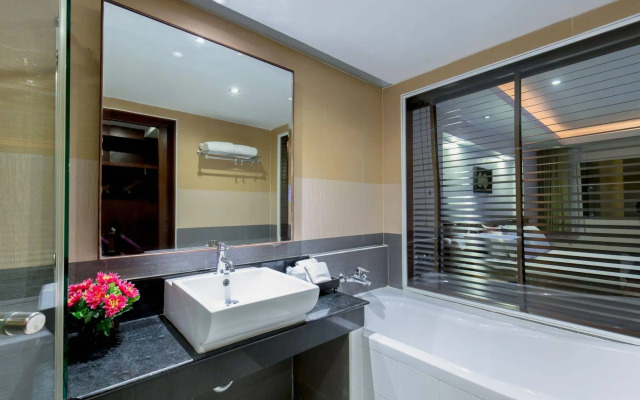 Thanthip Beach Resort