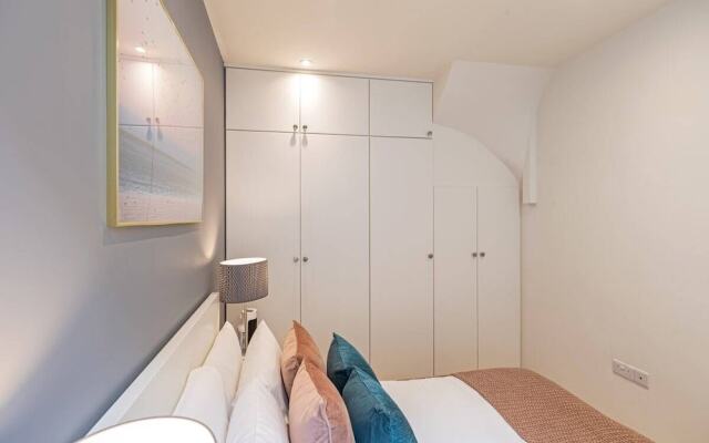 Stunning 2 Bed House W/patio nr Battersea