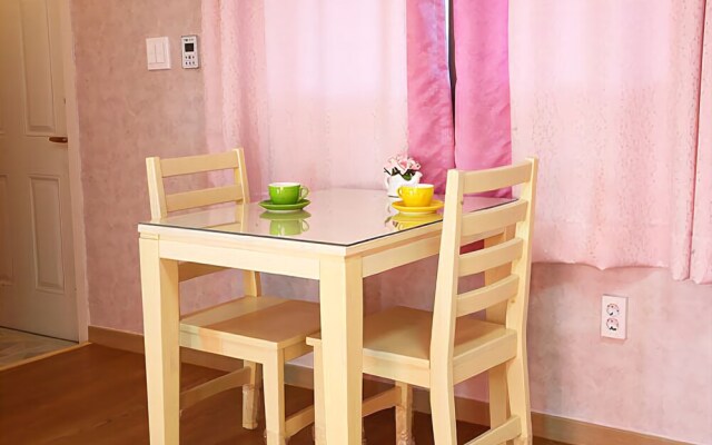 Hongchen Happiness Yard Pension