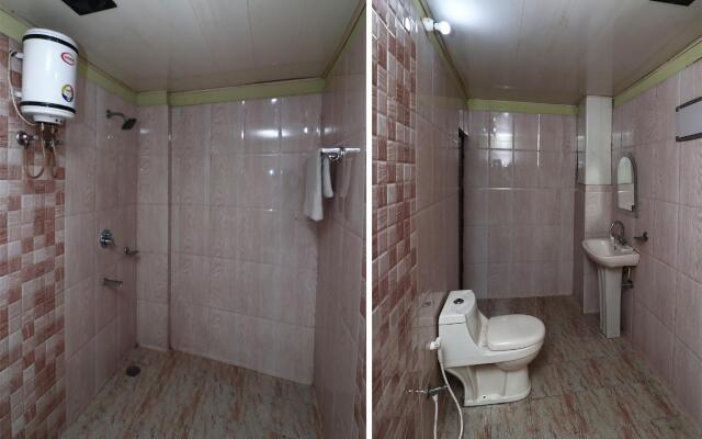 OYO 16905 The Rohtak Hyatt
