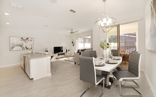 4 Bedroom Storey Lake Vacation Home