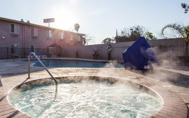 Quality Inn & Suites Fresno Northwest