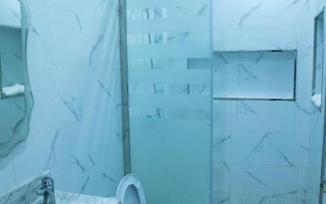 Laten Suites Andalus Mall