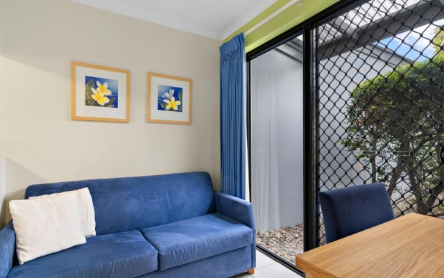 North Facing, 2 bedroom Townhouse in Tropical Resort – Guest Rooms – Noosaville