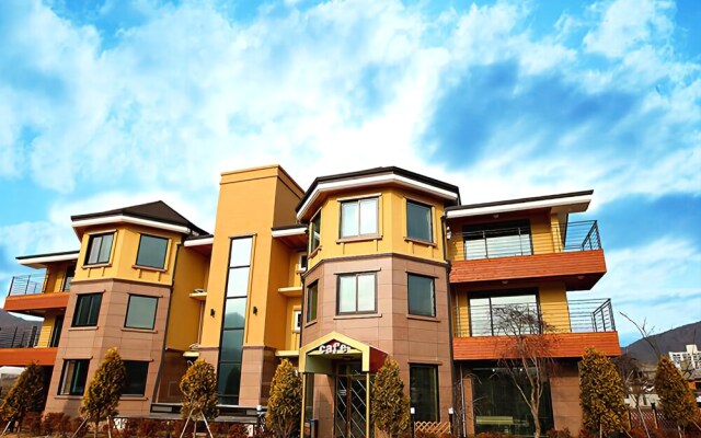 Yeongwol River Palace Pension