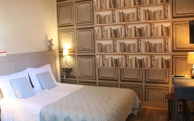 Une Chambre en Ville