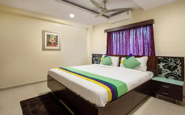 Treebo Marina Grand, Railway Station