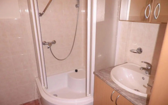 flat 18 minutes from Vaclavske namesti