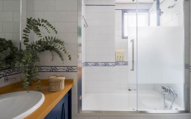 Alluring Apartment in Seville With Garden