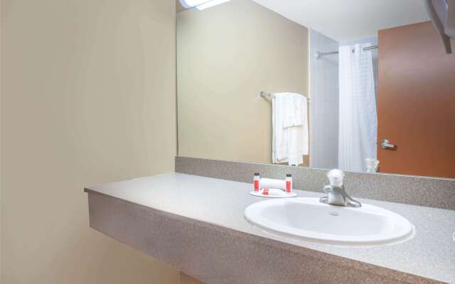Super 8 by Wyndham Midland