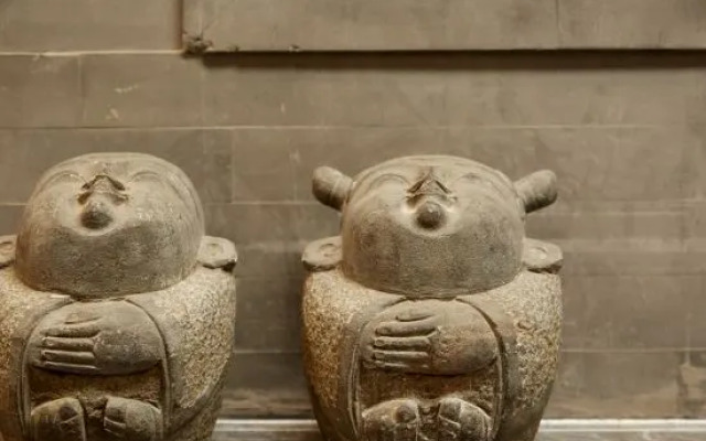 Rong Courtyard Hotel